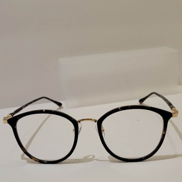 Clear Glasses - Picture 3 of 3